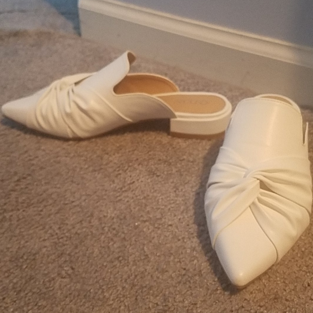 shoes - Picture 2 of 4